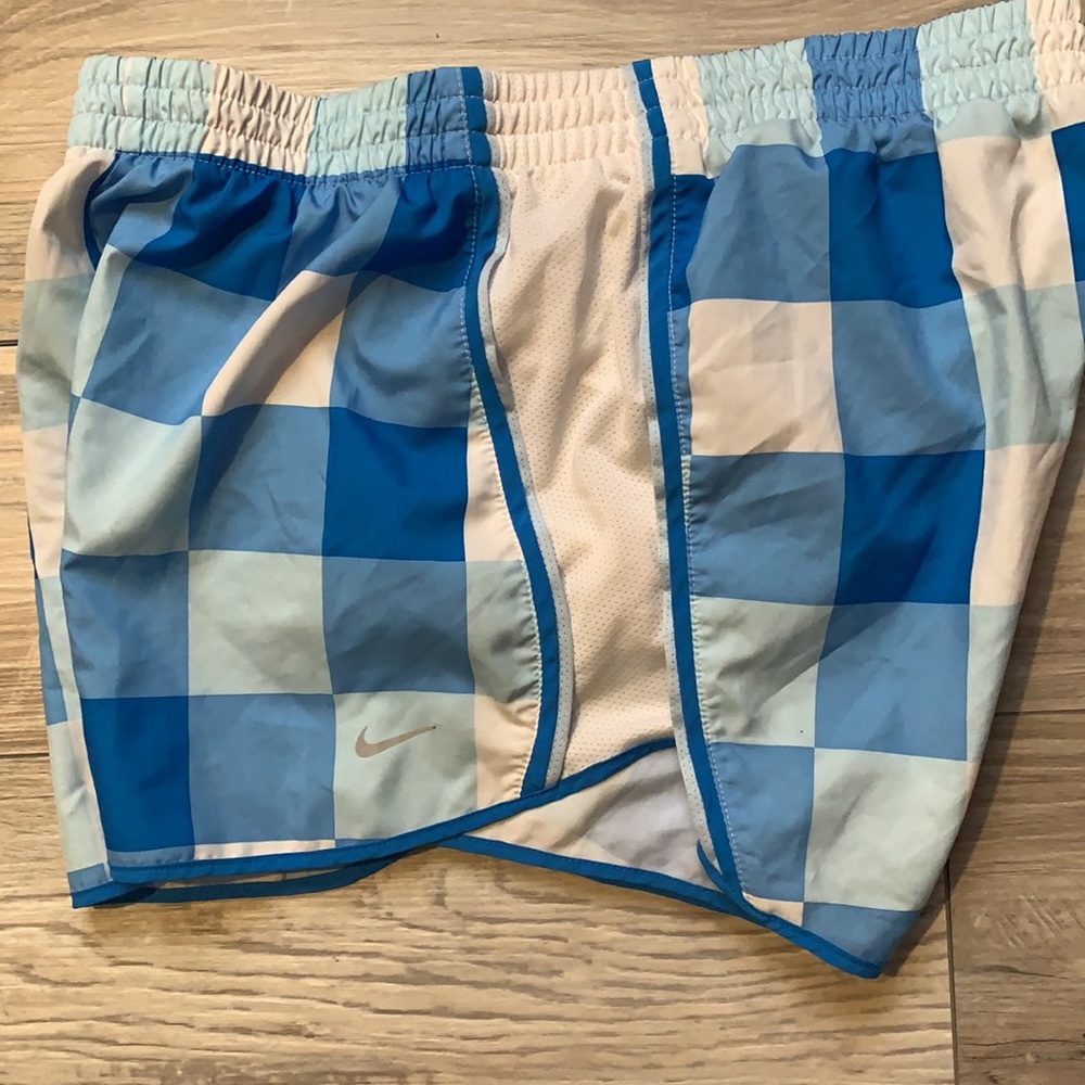 Nike Dri Fit Shorts. Size M - Picture 2 of 3